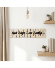 Mot Famille personnalisé en bois – Décoration murale unique avec prénoms